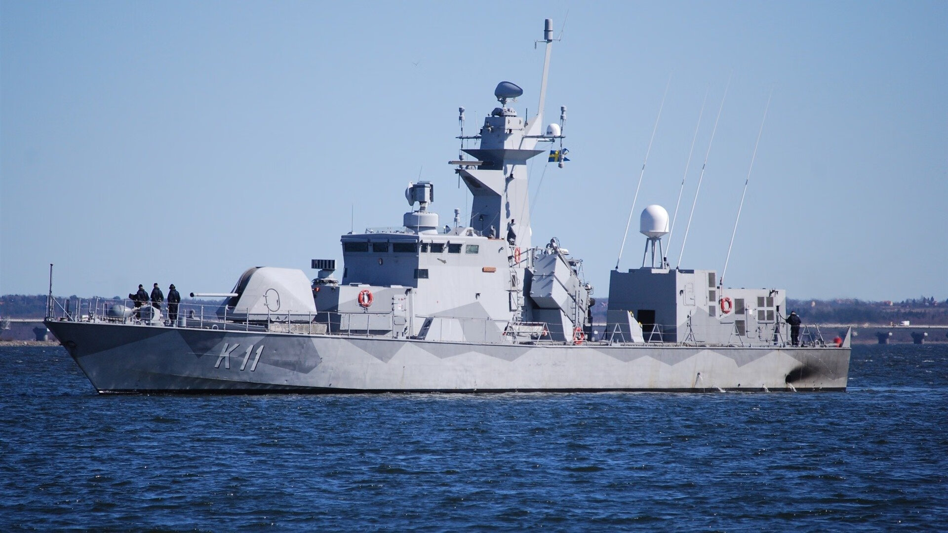 C罗训练结束后与球迷亲切互动,c罗刻苦训练